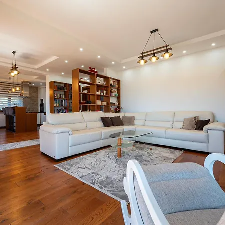 Presidente Apartment *